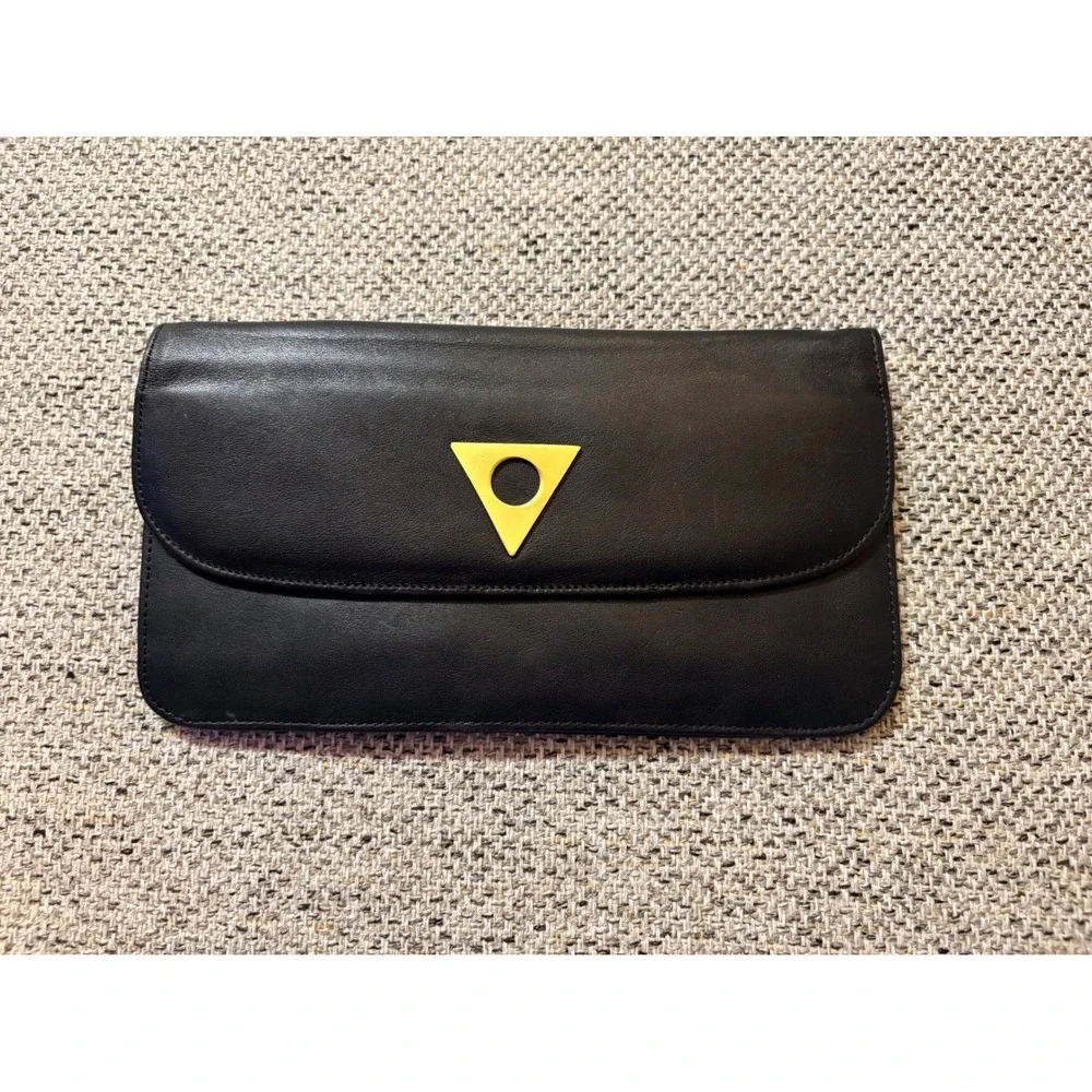 Liza Ganz Black Leather Clutch Wallet Sleek Pristine Gold‎ Triangle Logo & Charm